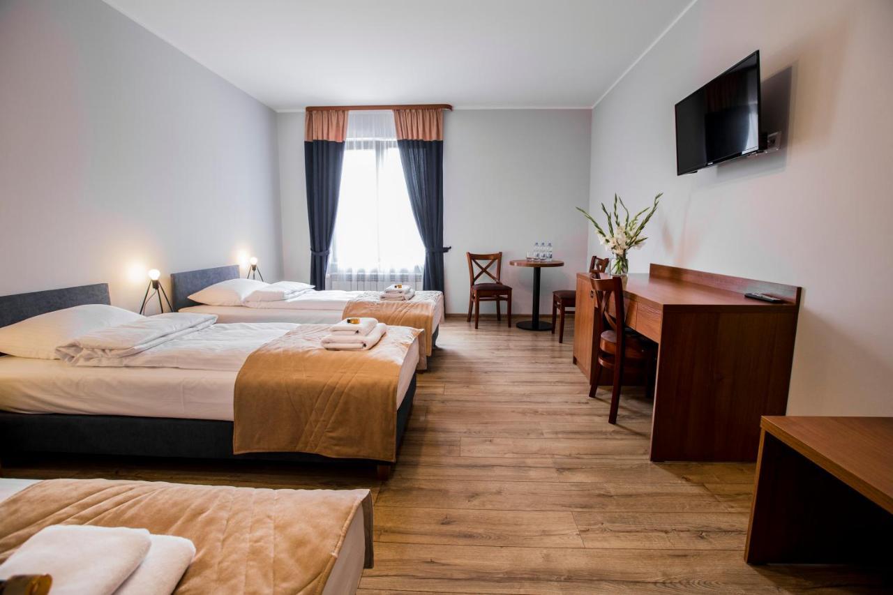 Gosciniec Ceglane Katy Hotel Dwikozy Luaran gambar